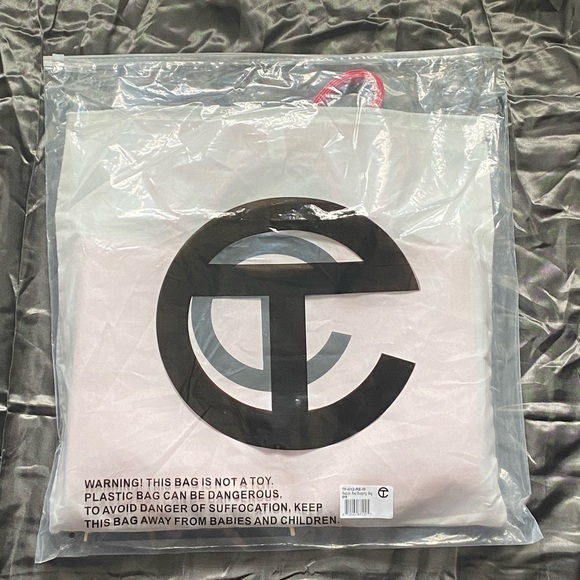 Red Telfar Purse - Picture 2 of 3